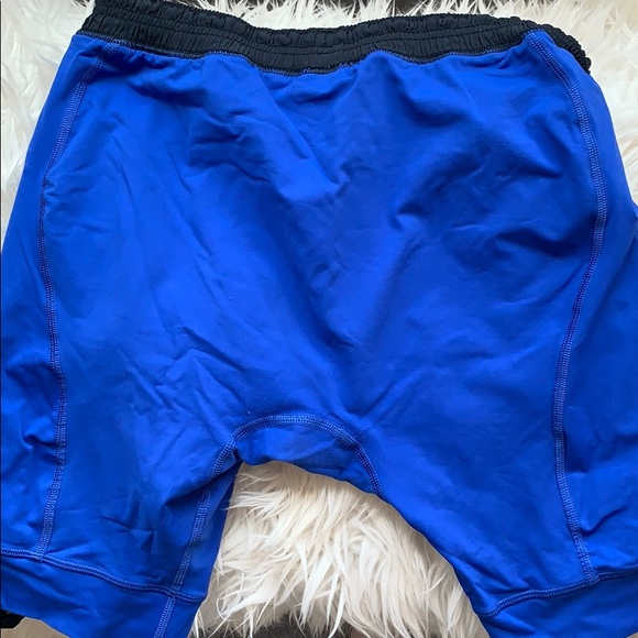 men’s size large Lululemon shorts with liner - Picture 2 of 4